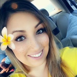 Meet your Posher, Rosenda